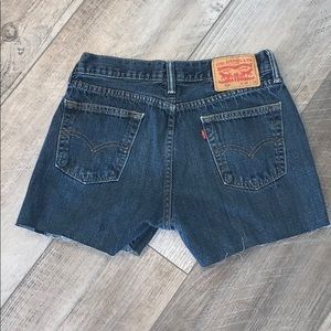 Levi’s Jeans Cutoffs shorts distressed EUC sZ 32